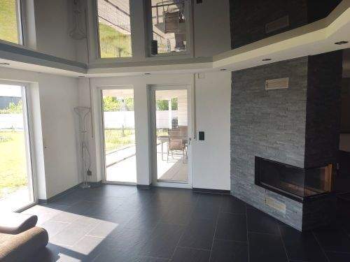 Immobilie in Euerbach - Großzügiges Einfamilienhaus mit  Einliegenwohnung/Büro 2 Garagen und 3 Stellplätzen in 97502 Euerbach zwischen Schweinfurt und Würzburg (ID 10633) - Bild 2