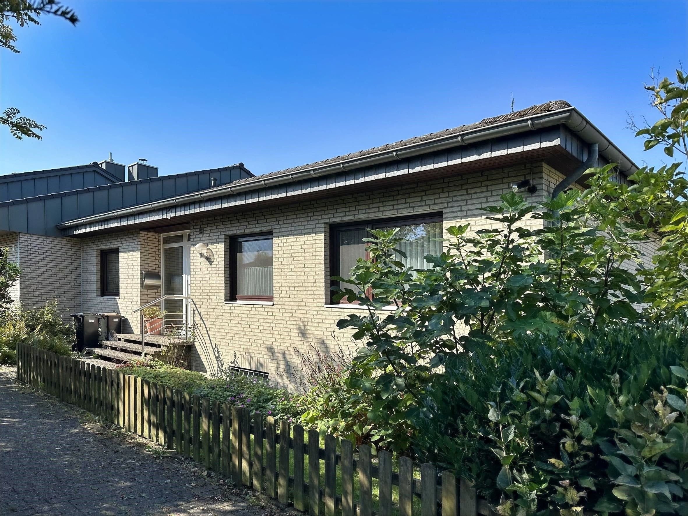 Bungalow zum Kauf 389.000 € 4 Zimmer 122 m²<br/>Wohnfläche 329 m²<br/>Grundstück Luthe Wunstorf 31515