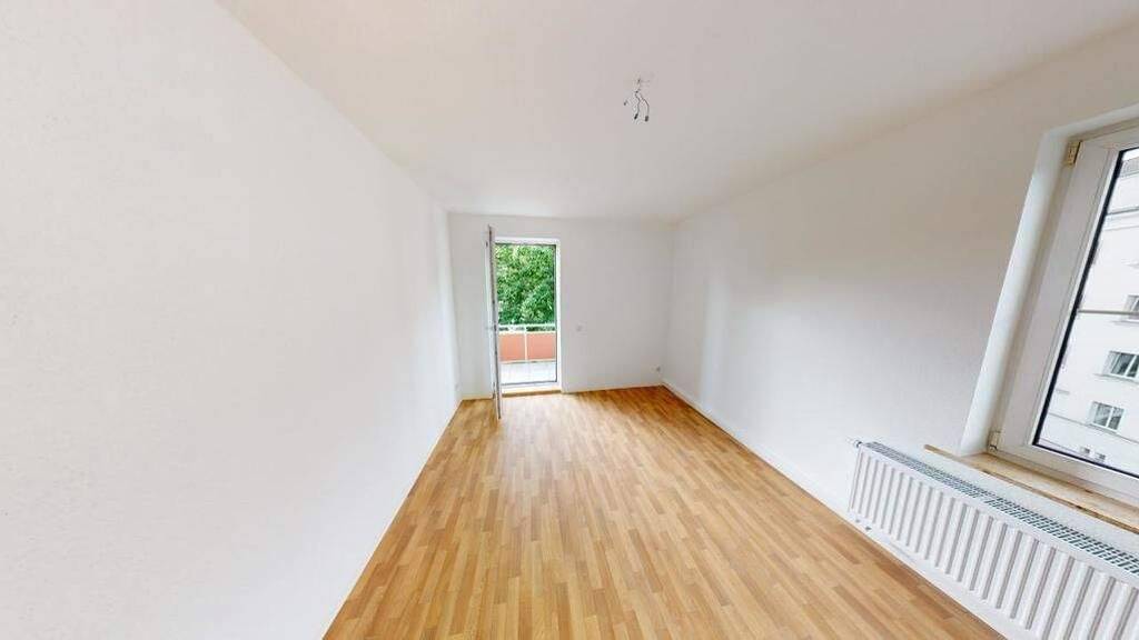 Wohnung zur Miete 310 € 2 Zimmer 52 m² 2. Geschoss frei ab 01.02.2026 Uferstr. 32 Lutherviertel Chemnitz 09126
