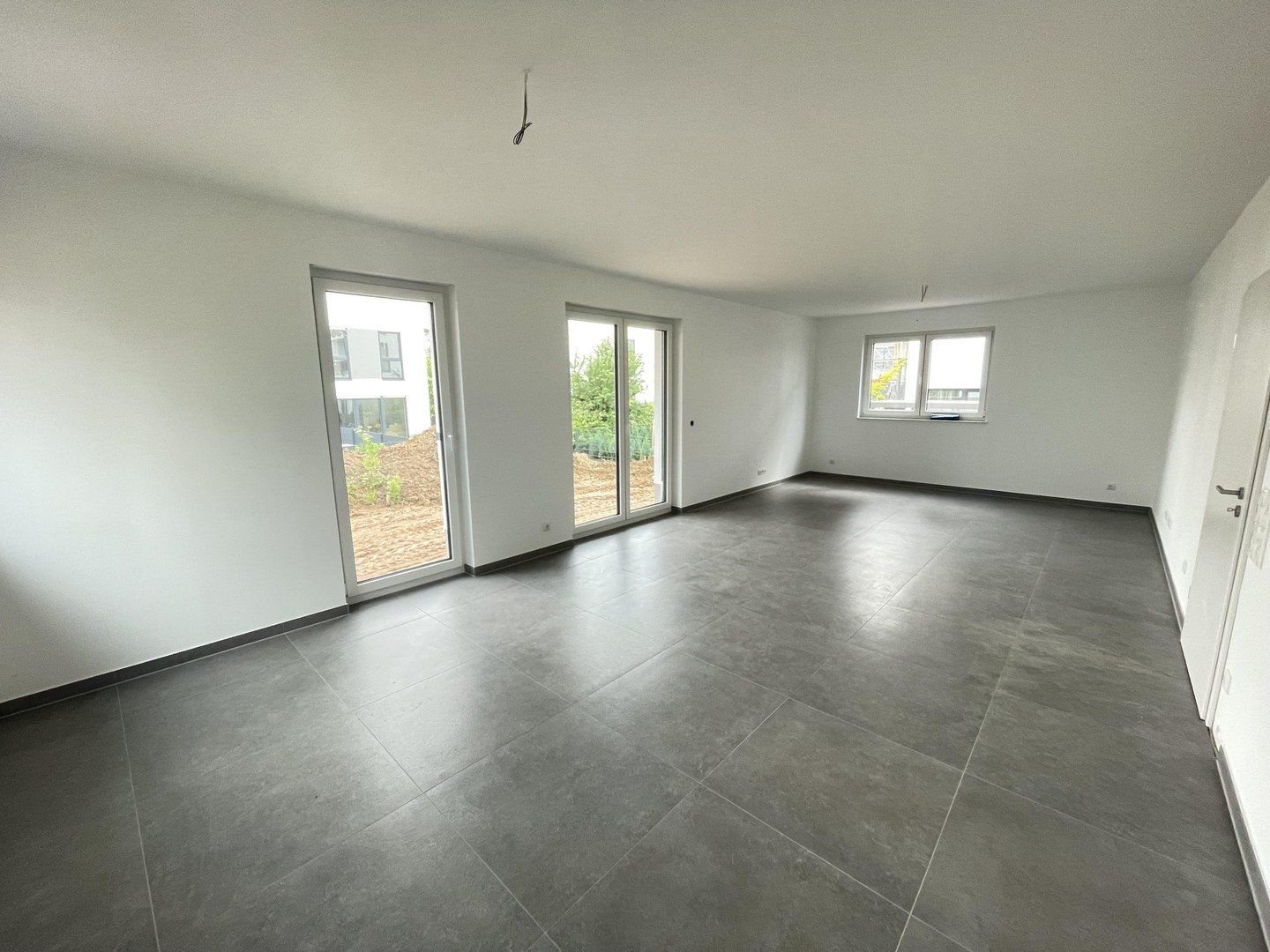 Wohnung zur Miete 1.700 € 4 Zimmer 95 m²<br/>Wohnfläche EG<br/>Geschoss ab sofort<br/>Verfügbarkeit Dornbusch Frankfurt am Main 60599