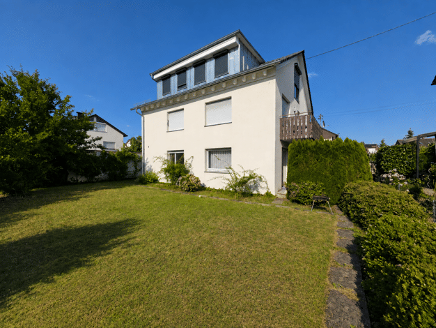 Mehrfamilienhaus zum Kauf als Kapitalanlage geeignet 990.000 € 10 Zimmer 299,4 m² 510 m² Grundstück Maichingen Sindelfingen 71069