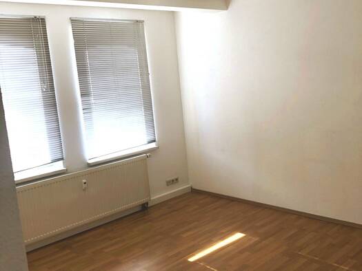 Wohnung zur Miete 270 € 1 Zimmer 30 m² Geschoss 2/3 frei ab 01.11.2026 Rennbahn 14 Eisenach Eisenach 99817