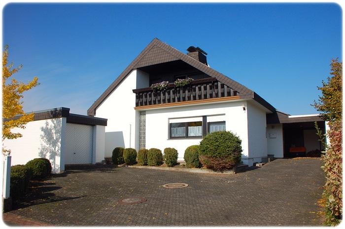 Einfamilienhaus zum Kauf 5 Zimmer 160 m²<br/>Wohnfläche 701 m²<br/>Grundstück Buchenberg Vöhl 34516