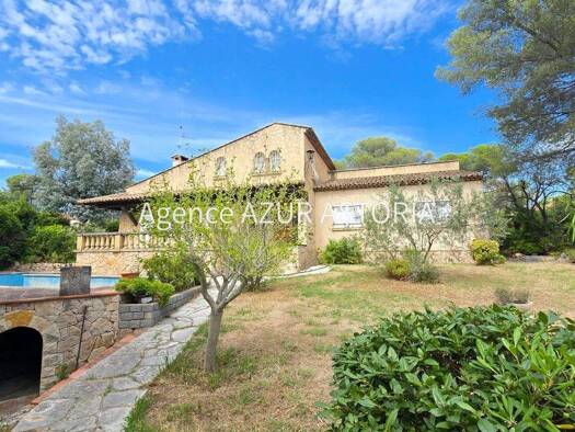 Villa zum Kauf provisionsfrei 1.050.000 € 8 Zimmer 230 m² 1.260 m² Grundstück Boulouris Saint-Raphaël 83700