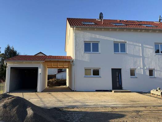 Doppelhaushälfte zur Miete - Erstbezug 2.490 € 6 Zimmer 166 m² 375 m² Grundstück frei ab 01.02.2026 Forstinning 85661