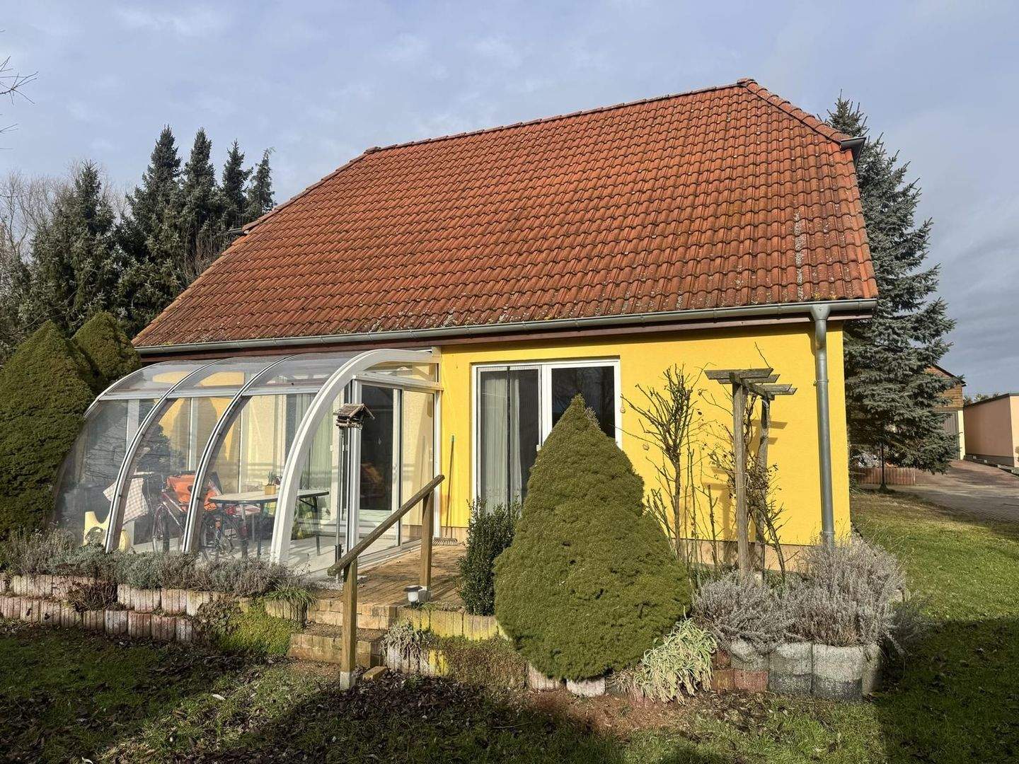 Immobilie in Ostrau - Gepflegtes Einfamilienhaus in ruhiger dörflicher Lage - ca. 15 Km vor den Toren der Stadt Döbeln - Bild 0