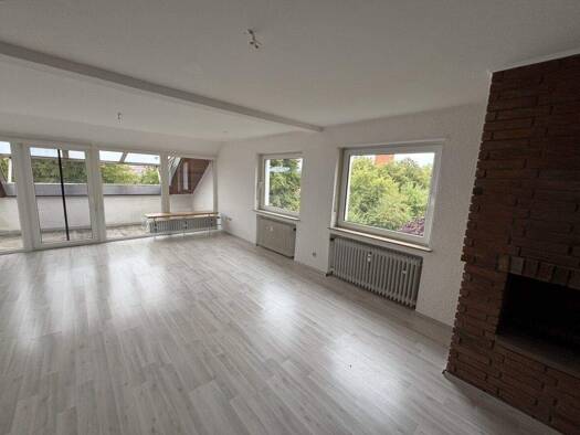 Wohnung zur Miete 640 € 3 Zimmer 83,3 m² frei ab sofort Flieden 36103
