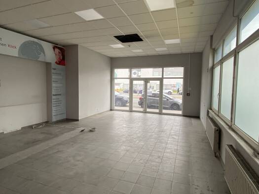 Laden zur Miete 2.960 € Wien 1210