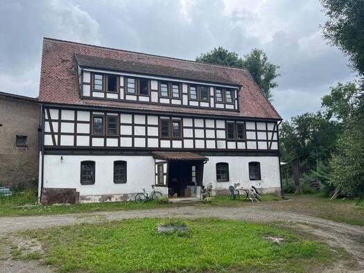 Mehrfamilienhaus zum Kauf 299.000 € 12 Zimmer 360 m² 3.551 m² Grundstück frei ab 01.12.2025 Friesdorfer Hauptstraße 17 Friesdorf Mansfeld 06543