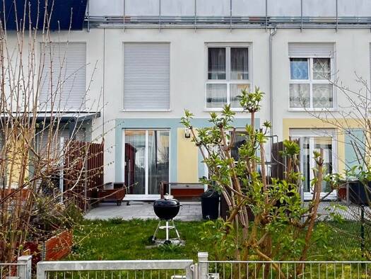 Reihenhaus zur Miete 1.500 € 5 Zimmer 138 m² 141 m² Grundstück frei ab 01.07.2026 Am Alten Bahnhof 28 Adelsdorf 91325