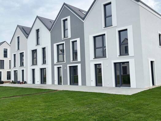 Haus zur Miete 1.900 € 5 Zimmer 150 m² 275 m² Grundstück frei ab 01.06.2026 Egglfing Köfering 93096