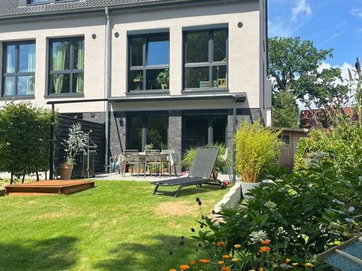 Reihenhaus zur Miete 2.000 € 5 Zimmer 152 m² 275 m² Grundstück frei ab 01.02.2026 St. Magnus Bremen 28759