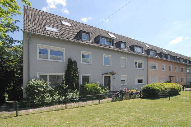 Düsseldorf-Unterrath: 3-Zimmer ETW mit Küche, Bad u. Flur ... plus 27 m²  Nutzfläche im UG inkl. Gartennutzung
