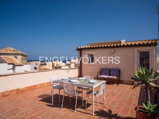 Stadthaus zum Kauf 550.000 € 2 Zimmer 180 m² frei ab sofort Via Dione 144 Siracusa 96100