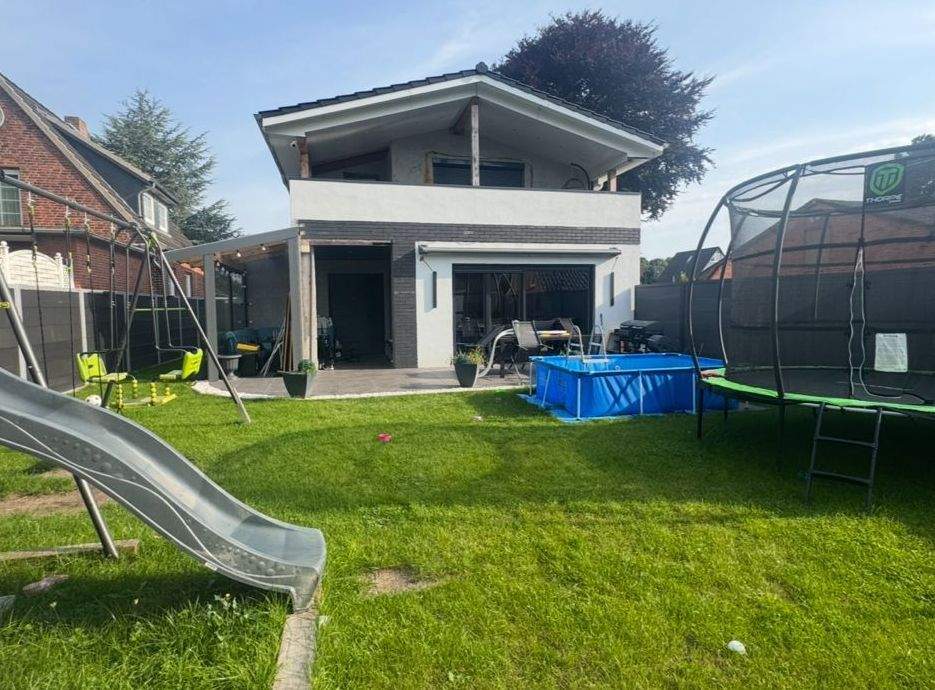Immobilie in Osterrönfeld - Junges, großzügiges Einfamilienhaus mit 6 Zimmern und Dachterrasse - Bild 0