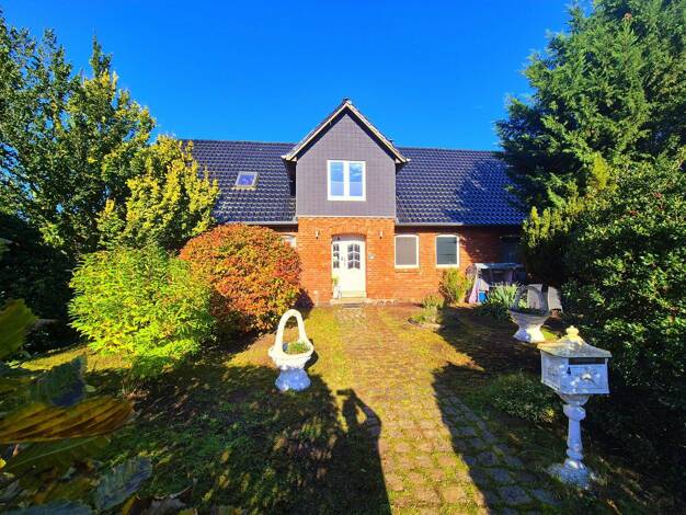 Einfamilienhaus zum Kauf provisionsfrei 349.000 € 7 Zimmer 195 m² 2.069 m² Grundstück Gorlosen Gorlosen 19294