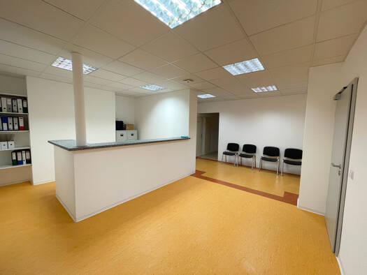 Bürofläche zur Miete 999 € 1 Zimmer 92,2 m² Bürofläche Hauptstraße 2 Lauter Lauter-Bernsbach 08315