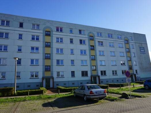 Wohnung zur Miete 290 € 2 Zimmer 47,4 m² 4 Geschosse frei ab sofort Lindenallee 2 Güstrow 18273