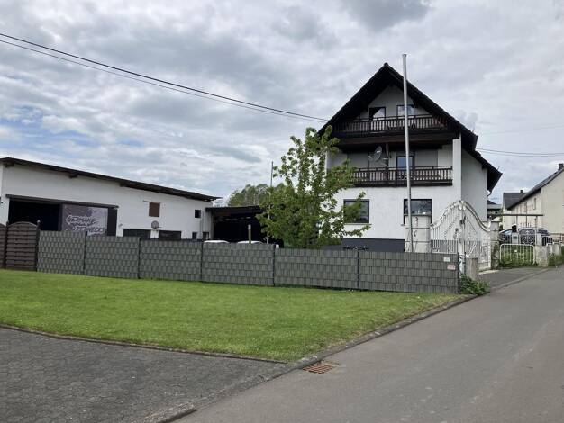 Mehrfamilienhaus zum Kauf 329.000 € 7 Zimmer 292 m² 1.653 m² Grundstück Berod bei Hachenburg 57614