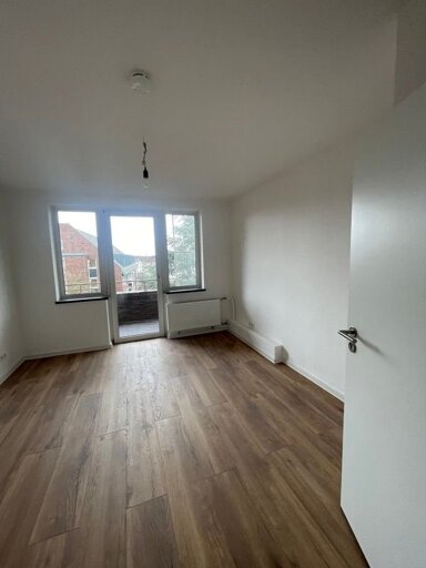 Wohnung zur Miete 670 € 2 Zimmer 52 m² 4. Geschoss frei ab 16.03.2025 Harmsstraße 62 Südfriedhof Kiel 24114