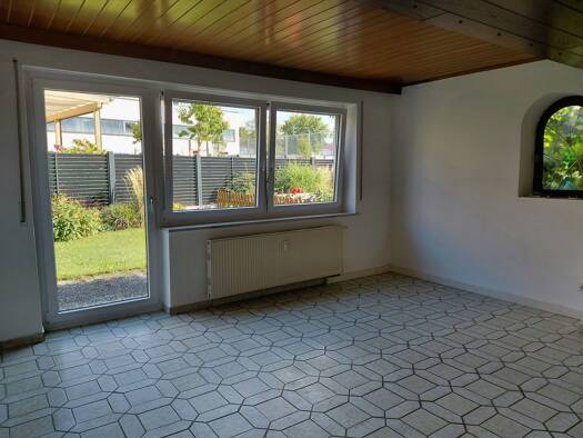 Terrassenwohnung zur Miete 650 € 2 Zimmer 82 m² Geschoss EG/3 frei ab sofort Straubing Straubing 94315
