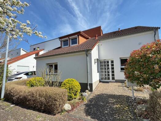 Einfamilienhaus zum Kauf 750.000 € 5 Zimmer 164 m² 422 m² Grundstück Steinberg Dietzenbach 63128