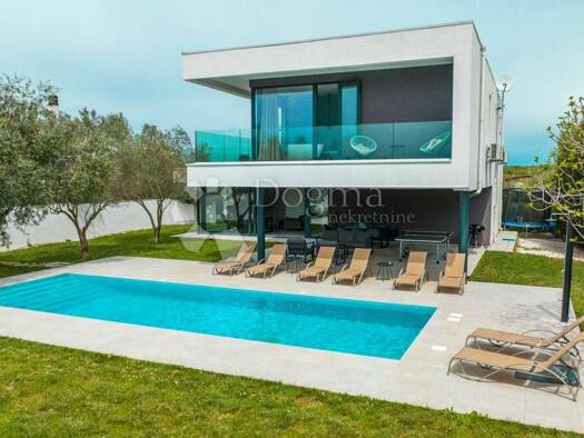 Einfamilienhaus zum Kauf 1.660.000 € 7 Zimmer 282 m² Peroj, Vodnjan Vodnjan 52215