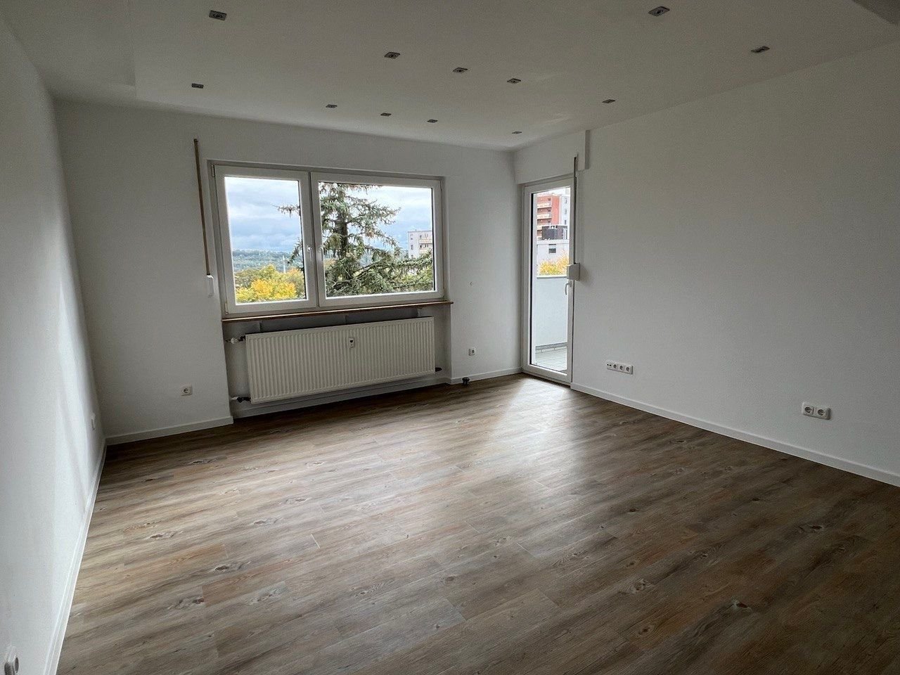 Wohnung zum Kauf provisionsfrei 246.000 € 2 Zimmer 53,3 m²<br/>Wohnfläche 3.<br/>Geschoss ab sofort<br/>Verfügbarkeit Lengfeld Würzburg 97076