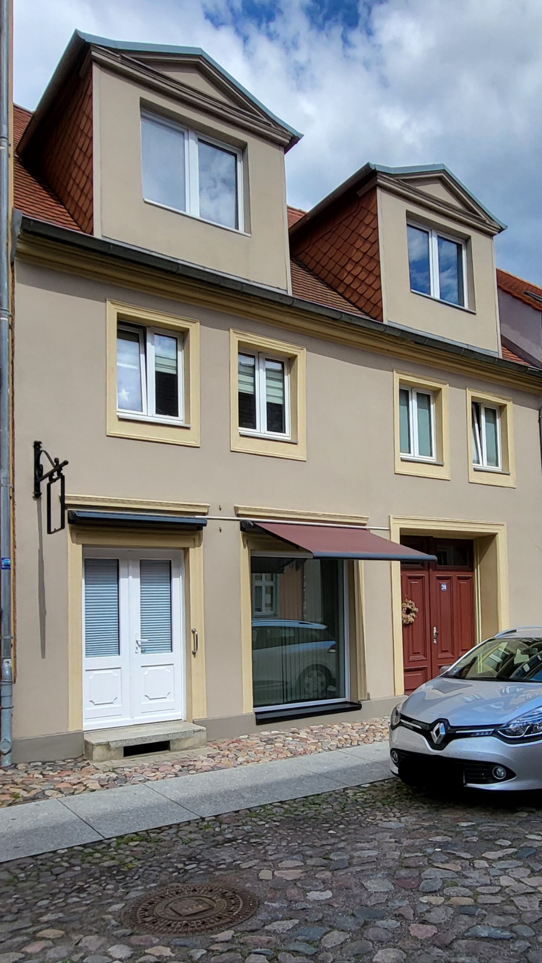 Mehrfamilienhaus zum Kauf 730.000 € 13 Zimmer 307 m²<br/>Wohnfläche 348 m²<br/>Grundstück Neuruppin Neuruppin 16816