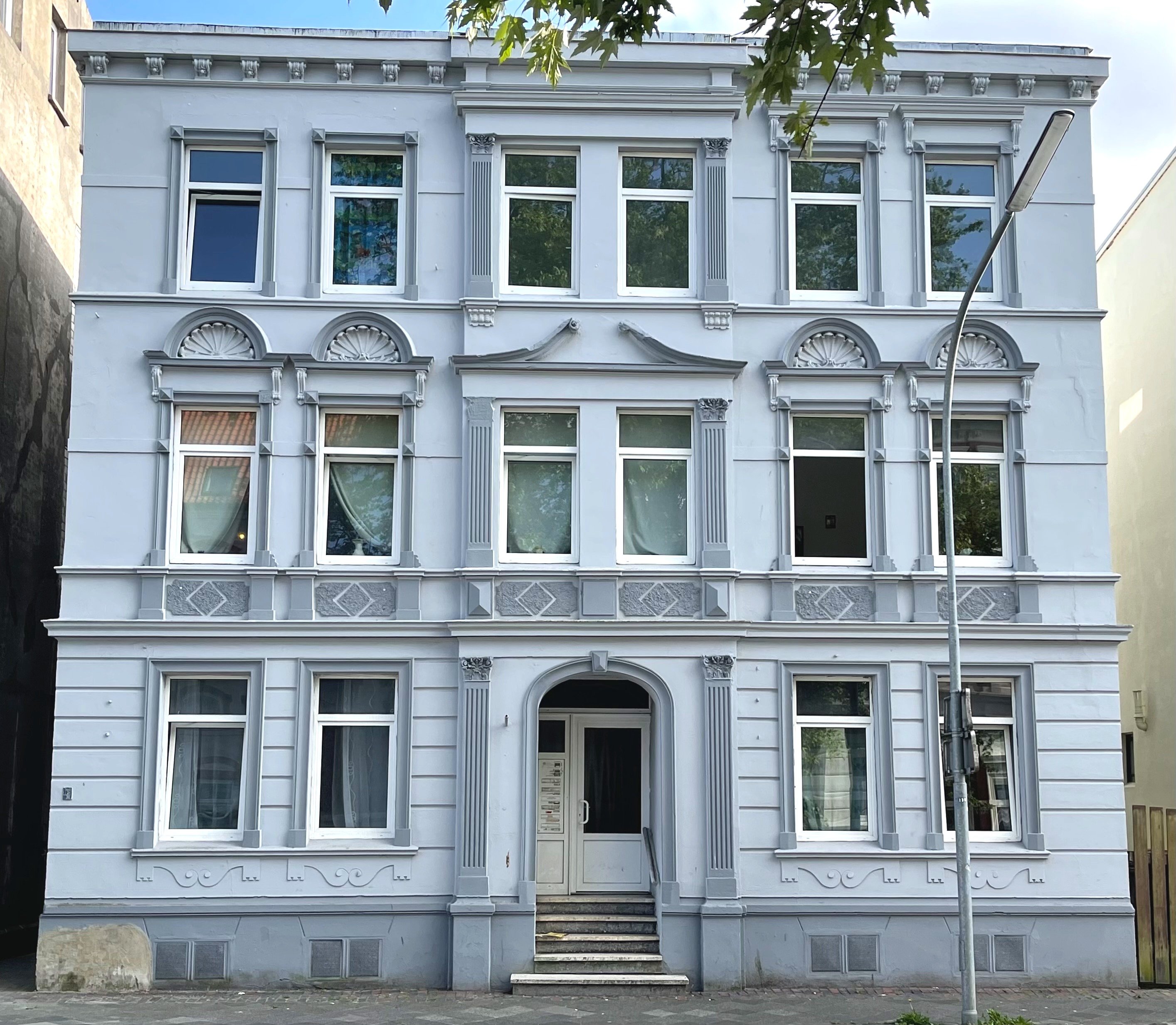 Mehrfamilienhaus zum Kauf als Kapitalanlage geeignet 399.000 € 385 m²<br/>Wohnfläche 440 m²<br/>Grundstück Innenstadt Wilhelmshaven 26382