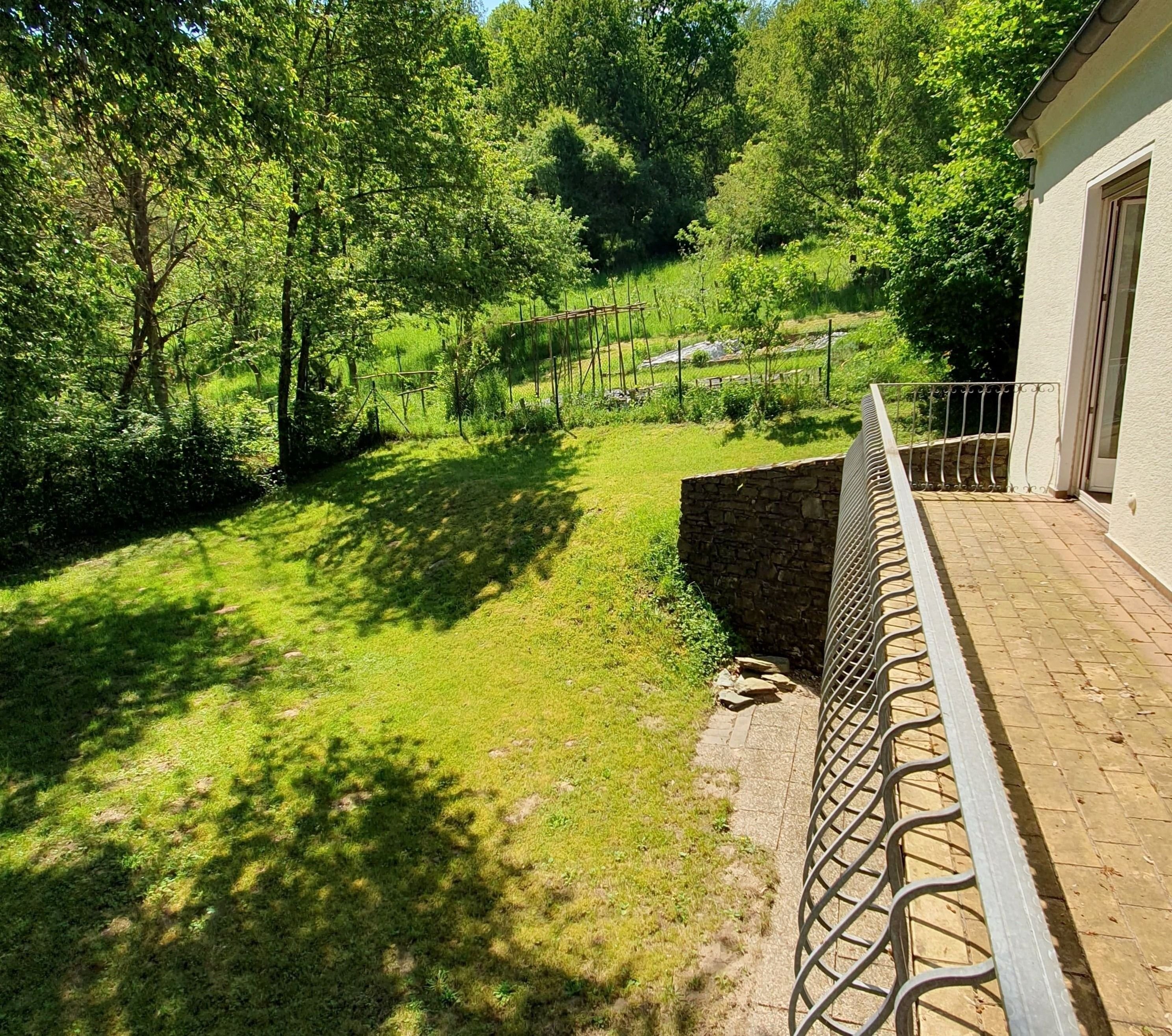 Villa zum Kauf 1.100.000 € 8 Zimmer 212 m²<br/>Wohnfläche 3.500 m²<br/>Grundstück ab sofort<br/>Verfügbarkeit Vockenhausen Eppstein 65817