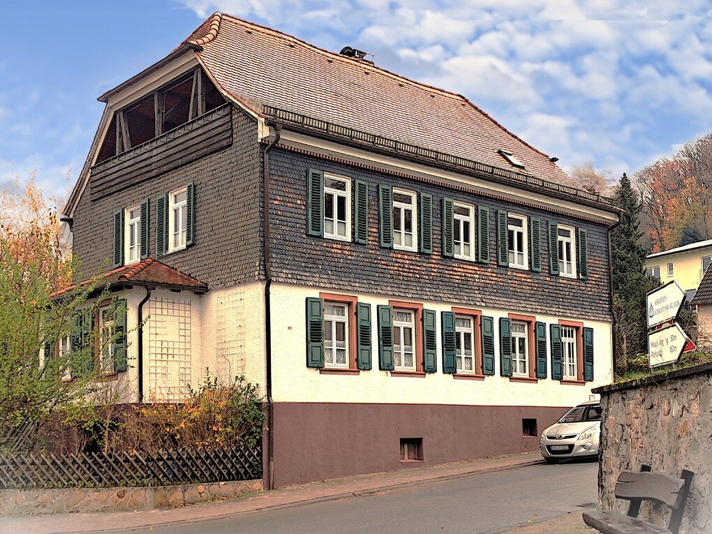 Mehrfamilienhaus zum Kauf 890.000 € 10 Zimmer 243 m²<br/>Wohnfläche 802 m²<br/>Grundstück ab sofort<br/>Verfügbarkeit Alsbach Alsbach 64665