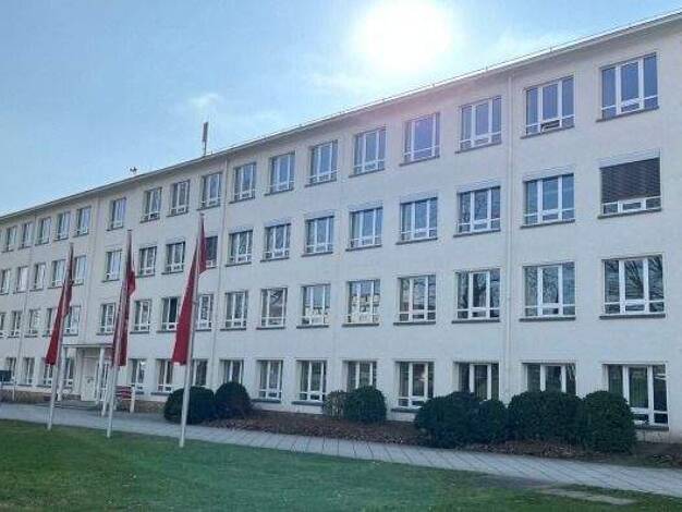 Büro zur Miete 747,5 m² Bürofläche teilbar ab 300 m² Klotzsche Dresden 01109