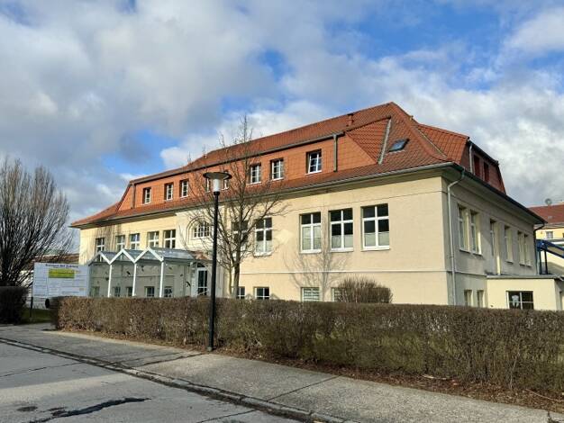 Praxis zur Miete provisionsfrei 152 m² Bürofläche Radeberg 01454