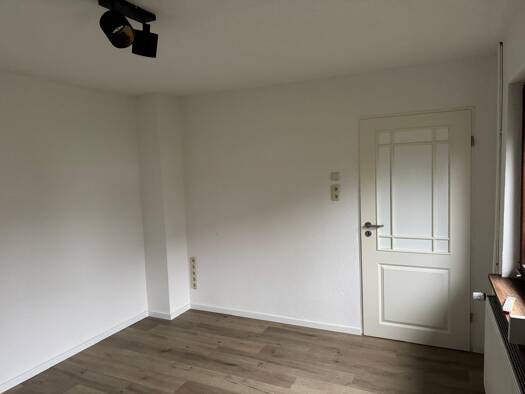 Doppelhaushälfte zur Miete 390 € 126 m² frei ab sofort Breslauer Straße 8 Bad Zwischenahn II Bad Zwischenahn 26160