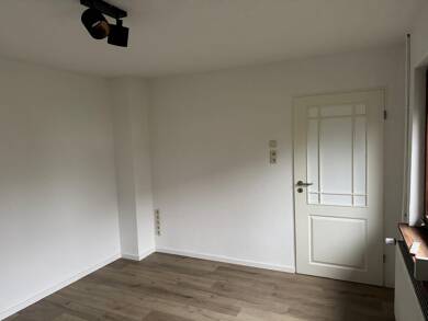 Doppelhaushälfte zur Miete 390 € 126 m² frei ab sofort Breslauer Straße 8 Bad Zwischenahn II Bad Zwischenahn 26160