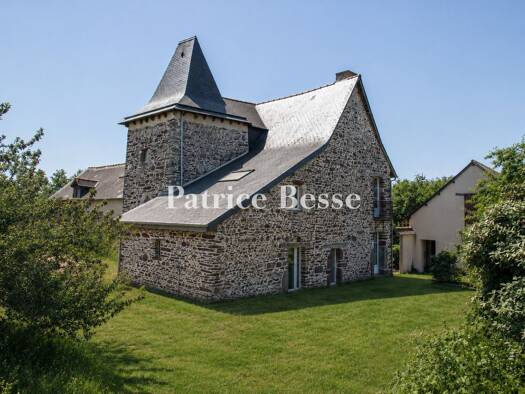 Herrenhaus zum Kauf 849.000 € 11 Zimmer 417 m² 127.887 m² Grundstück Rennes 35000