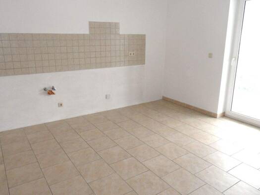 Wohnung zur Miete 290 € 2 Zimmer 55 m² 2. Geschoss frei ab sofort Werdau 08412