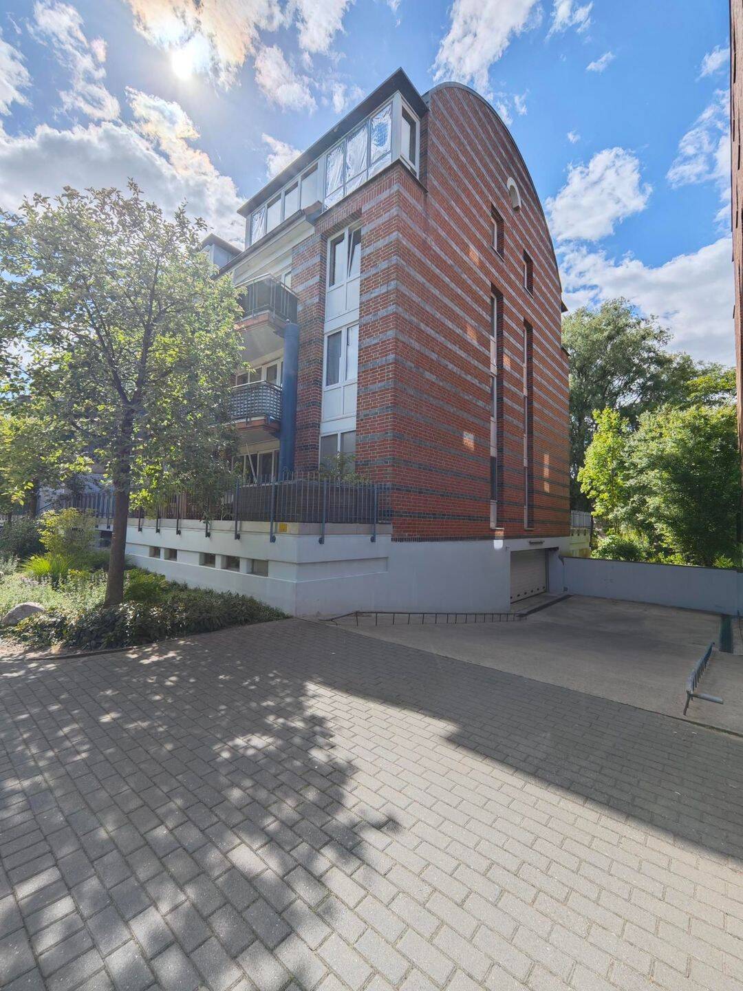 Property thumbnail 2