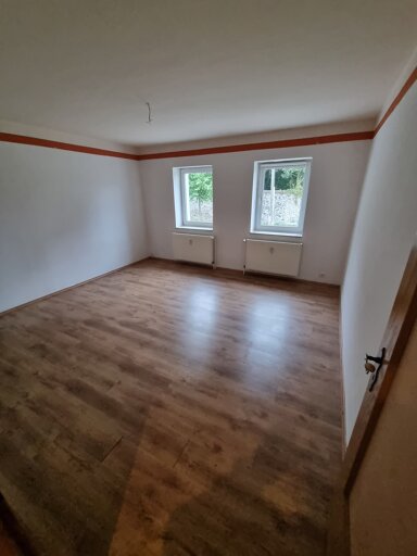 Wohnung zur Miete 525 € 4 Zimmer 90 m² EG frei ab sofort Mühlenhofstr. 9 Dahlenwarsleben Niedere Börde 39326