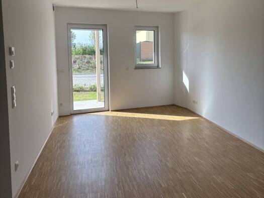 Wohnung zur Miete 600 € 2 Zimmer 46,8 m² Arnsdorf Arnsdorf 01477