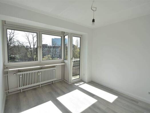 Studio zur Miete 665 € 1 Zimmer 17,6 m² 4. Geschoss frei ab sofort Schwanenmarkt 1A Carlstadt Düsseldorf 40213
