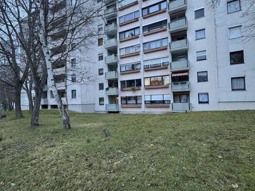 Wohnung zum Kauf 300.000 € 4 Zimmer 93 m² 7. Geschoss Weiherhof Zirndorf 90513