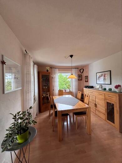 Wohnung zum Kauf 320.000 € 4 Zimmer 100 m² 2. Geschoss Hilzingen Hilzingen 78247
