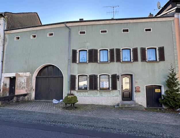 Haus zum Kauf 299.990 € 180 m² 1.252 m² Grundstück frei ab sofort Bergstrasse 22 Perl Perl 66706