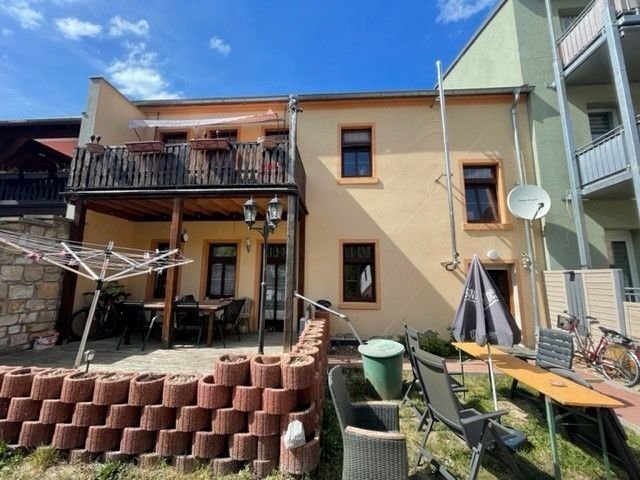 Mehrfamilienhaus zum Kauf 295.000 € 6 Zimmer 173 m²<br/>Wohnfläche 512 m²<br/>Grundstück Dammstraße 14 Weißenfels Weißenfels 06667