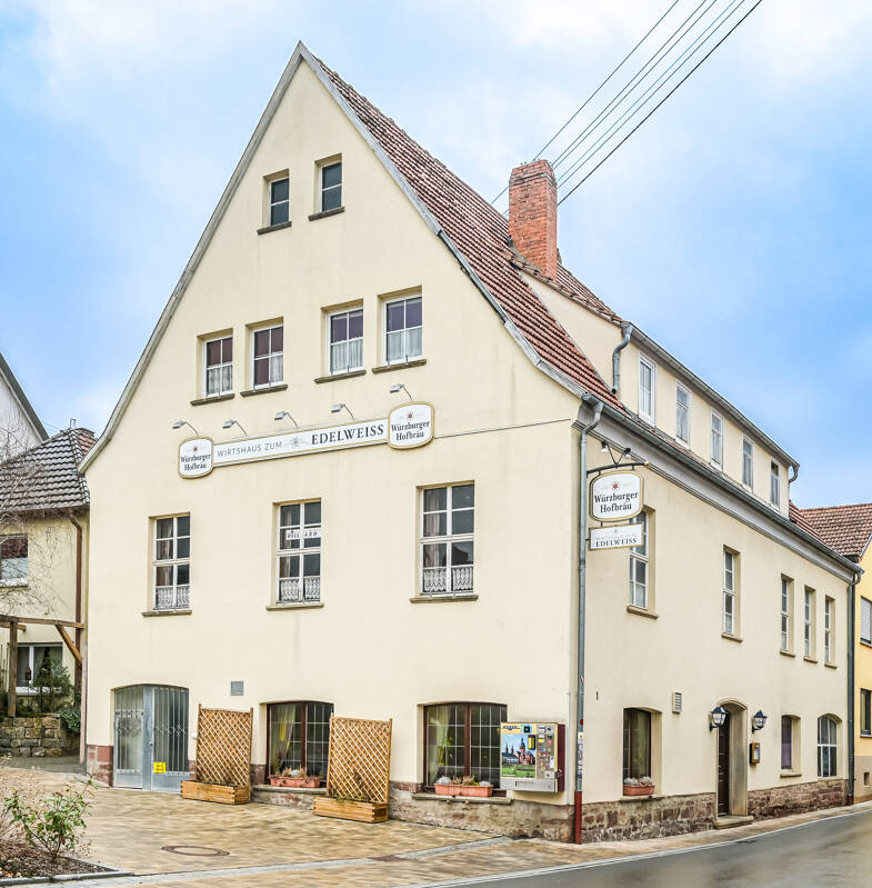 Einfamilienhaus zum Kauf 150.000 € 11 Zimmer 140 m² 210 m² Grundstück Gambach Karlstadt 97753