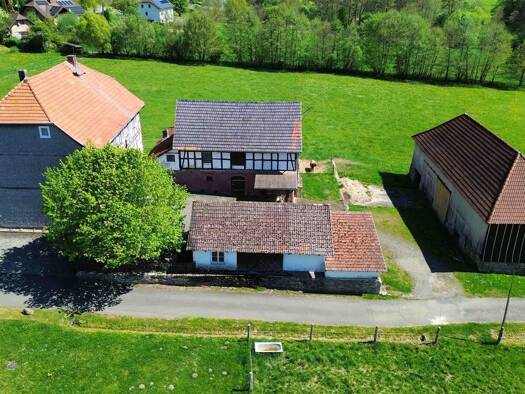Einfamilienhaus zum Kauf 279.000 € 8 Zimmer 275 m² 1.313 m² Grundstück frei ab sofort Bergfreiheit Bad Wildungen 34537