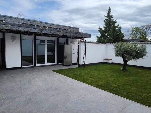 Einfamilienhaus zum Kauf provisionsfrei 799.000 € 4 Zimmer 155 m² 304 m² Grundstück Gustav-Mahler-Straße 3 Urdenbach Düsseldorf 40593