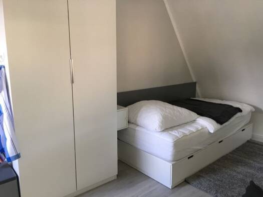 WG-Zimmer zur Miete 465 € 24 m² Geschoss 1/2 frei ab 18.08.2026 Farmsen-Berne Hamburg 22159
